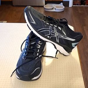 ASICS GT-2000 7 Women's running sneakers black Size 8